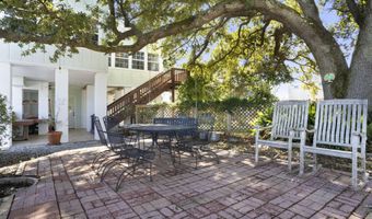 11046 New York St, Bay St. Louis, MS 39520