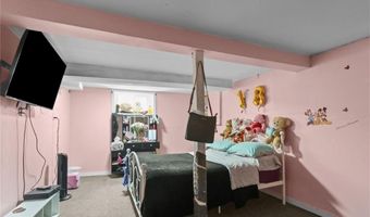 70 Perkins Ave, Cranston, RI 02910