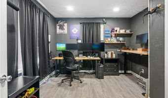 994 Moeller Ave, Akron, OH 44307