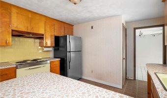 86 Forestdale Dr, Cumberland, RI 02864