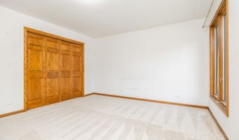 771 E Hickory Ave, Addison, IL 60101