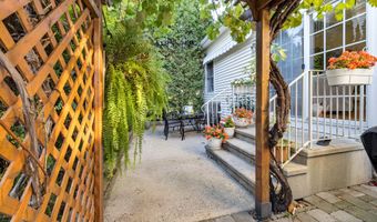 16 Weathervane Rd 16, Bristol, CT 06010