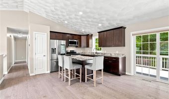 17 Ostend St, Johnston, RI 02919