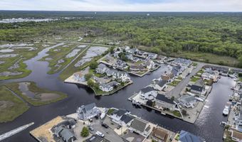 221 Magnolia Dr, Bayville, NJ 08721