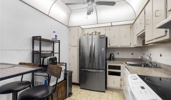 20301 W Country Club Dr PH-28, Aventura, FL 33180