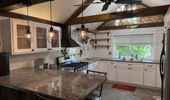 15 Lynwood Dr, Brattleboro, VT 05301
