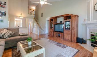 2 Tiverton Ct, Algonquin, IL 60102