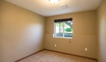 2112 S Lawson St, Aberdeen, SD 57401