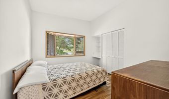 738 Fairway Ct, Ashland, OR 97520