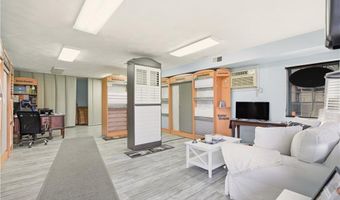 651 W Main Rd, Middletown, RI 02842