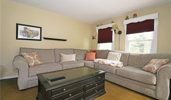 23 Sherman Ln, Middletown, RI 02842