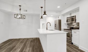 3307 WYNDHAM Cir 2157, Alexandria, VA 22302