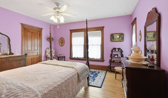 108 W Main St, Amherst, OH 44001