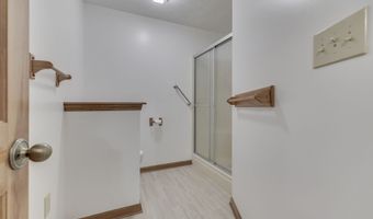 8644 Rahke Rd, Indianapolis, IN 46217