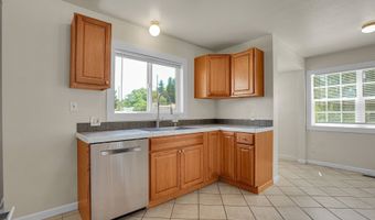 6511 SE NEEDHAM St A, Milwaukie, OR 97222