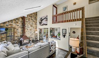 25 Arciel Dr, Albrightsville, PA 18210