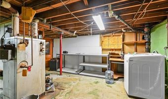 21 Delway Rd, East Providence, RI 02914