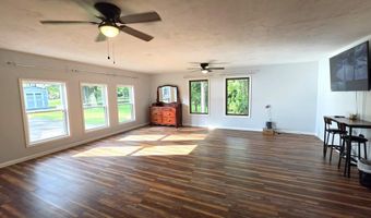 498 Delta Ln, Big Sandy, TN 38221