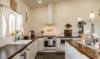 16 Peak View Dr, Buffalo, WY 82834