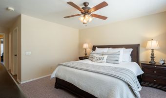 1802 E PEACH TREE Dr, Chandler, AZ 85249