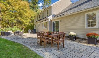 7 Woodfield Rd, Acton, MA 01720