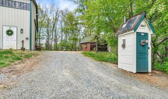 8272 WOODBINE Rd, Airville, PA 17302