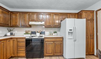 911 N Wirth St, Augusta, KS 67010