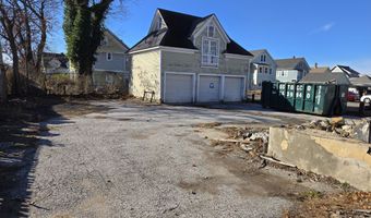 14 Locust Ave, Danbury, CT 06810