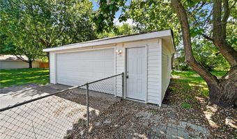 926 38th Ave, Anoka, MN 55303