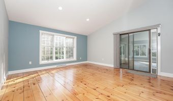 240 Oak St, Centerville, MA 02632