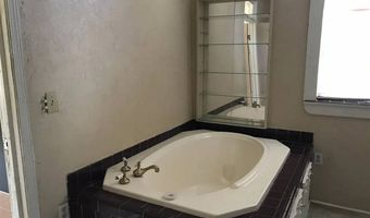 223 S Oak St, Apache, OK 73006