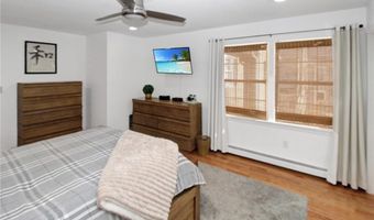 231 Maple Ave 102, Newport, RI 02840