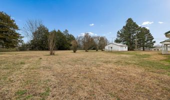123 Walnut Hill Rd, Bells, TN 38006