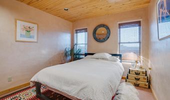 2 Mesa Sea Rd, Arroyo Hondo, NM 87513