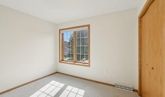 3354 N Stone Creek Cir, Madison, WI 53719