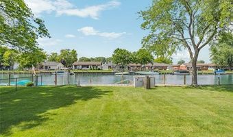 7236 Bluebill St, Algonac, MI 48001