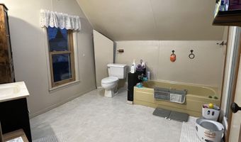 301 A Ave E, Albia, IA 52531