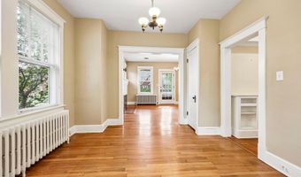 526 N IVY St, Arlington, VA 22201