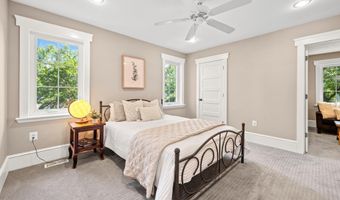 132 S GARFIELD St, Arlington, VA 22204