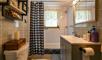 852 Pequawket Trl, Baldwin, ME 04091