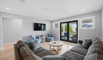 115 9TH St, Beach Haven, NJ 08008
