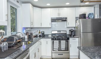 150 Hathaway Rd, Acushnet, MA 02743
