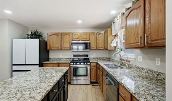 305 Oak Top Ct, Ballwin, MO 63021