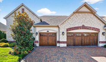 295 Meadowbrook Country Club Est, Ballwin, MO 63011