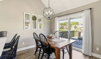 617 Eaton Dr, Aurora, OH 44202