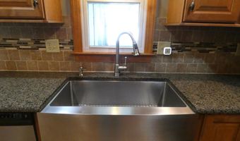 352 Surf Ave, Beachwood, NJ 08722