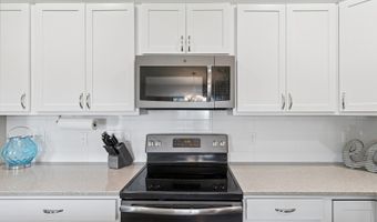 1337 S 7th St, Adel, IA 50003