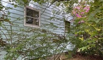 1369 Hope Rd, Cranston, RI 02831