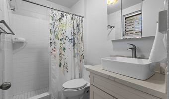 929 Ahana St 201, Honolulu, HI 96814