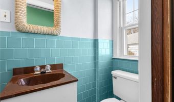 381 Auburn St, Cranston, RI 02910
